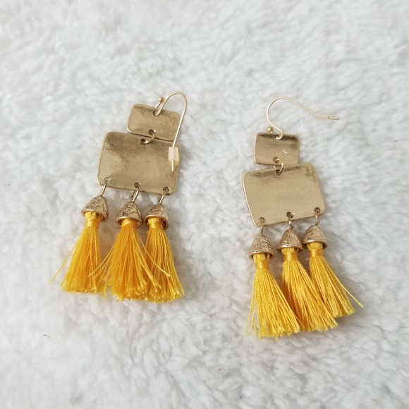Triple tassel Boho earrings - Picture 3 of 4